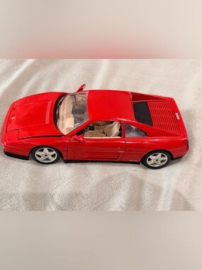 FERRARI 348 Tb Red 1:24 burago RARE